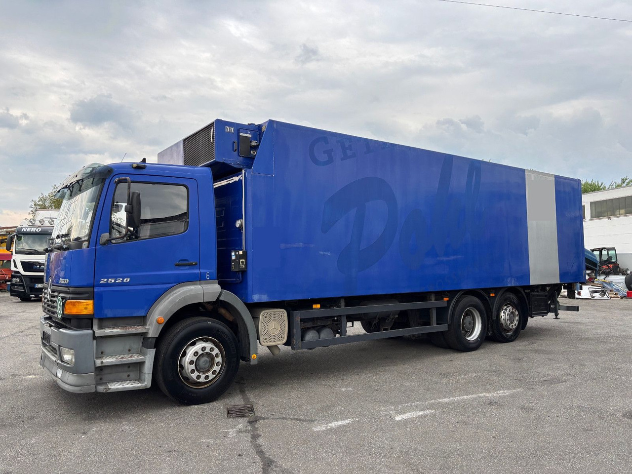 Mercedes-Benz 2528 L LBW/Klima/Frigoblock - Refrigeraattori kuorma-auto: kuva Mercedes-Benz 2528 L LBW/Klima/Frigoblock - Refrigeraattori kuorma-auto Mercedes-Benz 2528 L LBW/Klima/Frigoblock - Refrigeraattori kuorma-auto: kuva Mercedes-Benz 2528 L LBW/Klima/Frigoblock - Refrigeraattori kuorma-auto