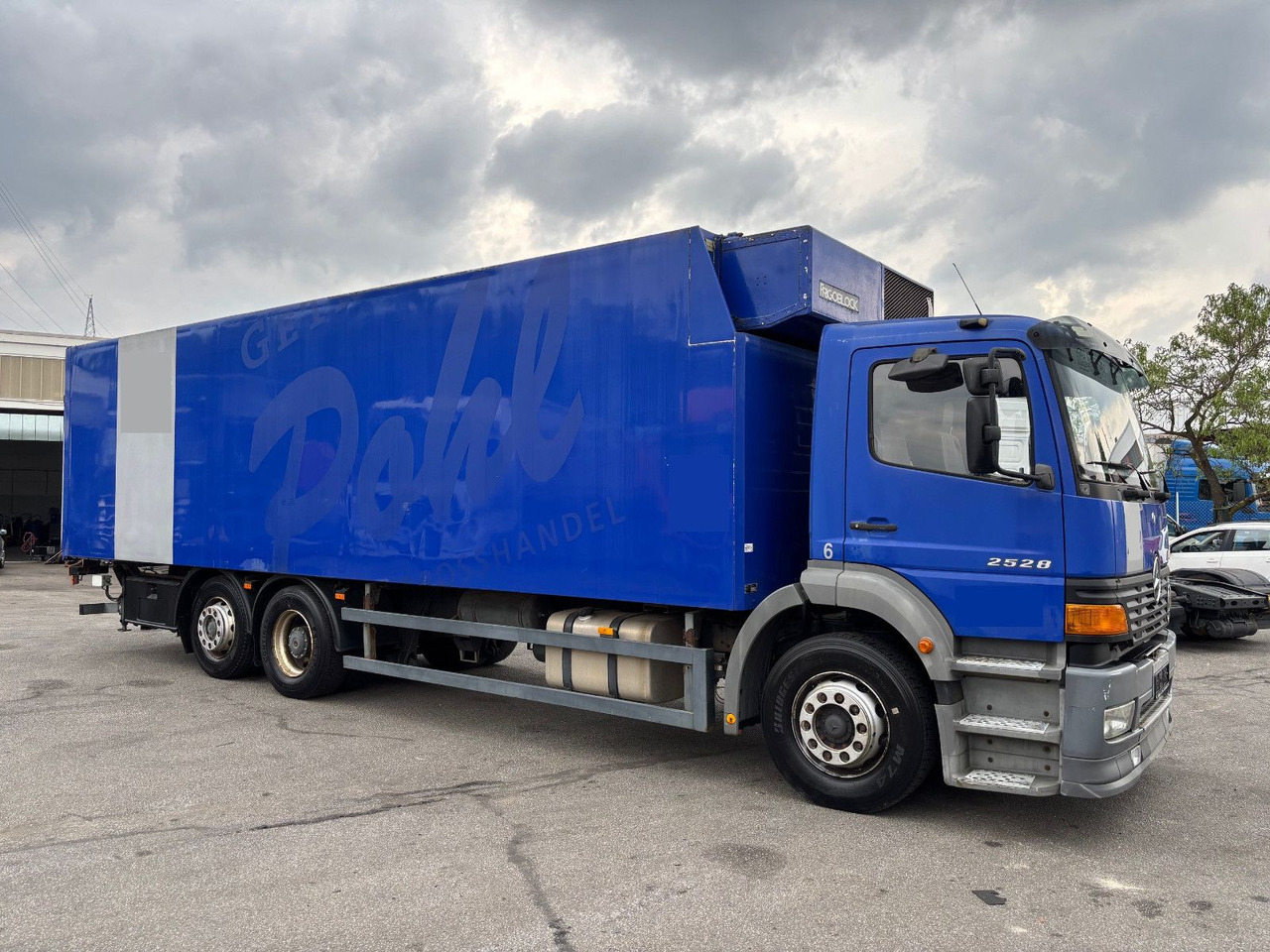 Mercedes-Benz 2528 L LBW/Klima/Frigoblock - Refrigeraattori kuorma-auto: kuva Mercedes-Benz 2528 L LBW/Klima/Frigoblock - Refrigeraattori kuorma-auto Mercedes-Benz 2528 L LBW/Klima/Frigoblock - Refrigeraattori kuorma-auto: kuva Mercedes-Benz 2528 L LBW/Klima/Frigoblock - Refrigeraattori kuorma-auto