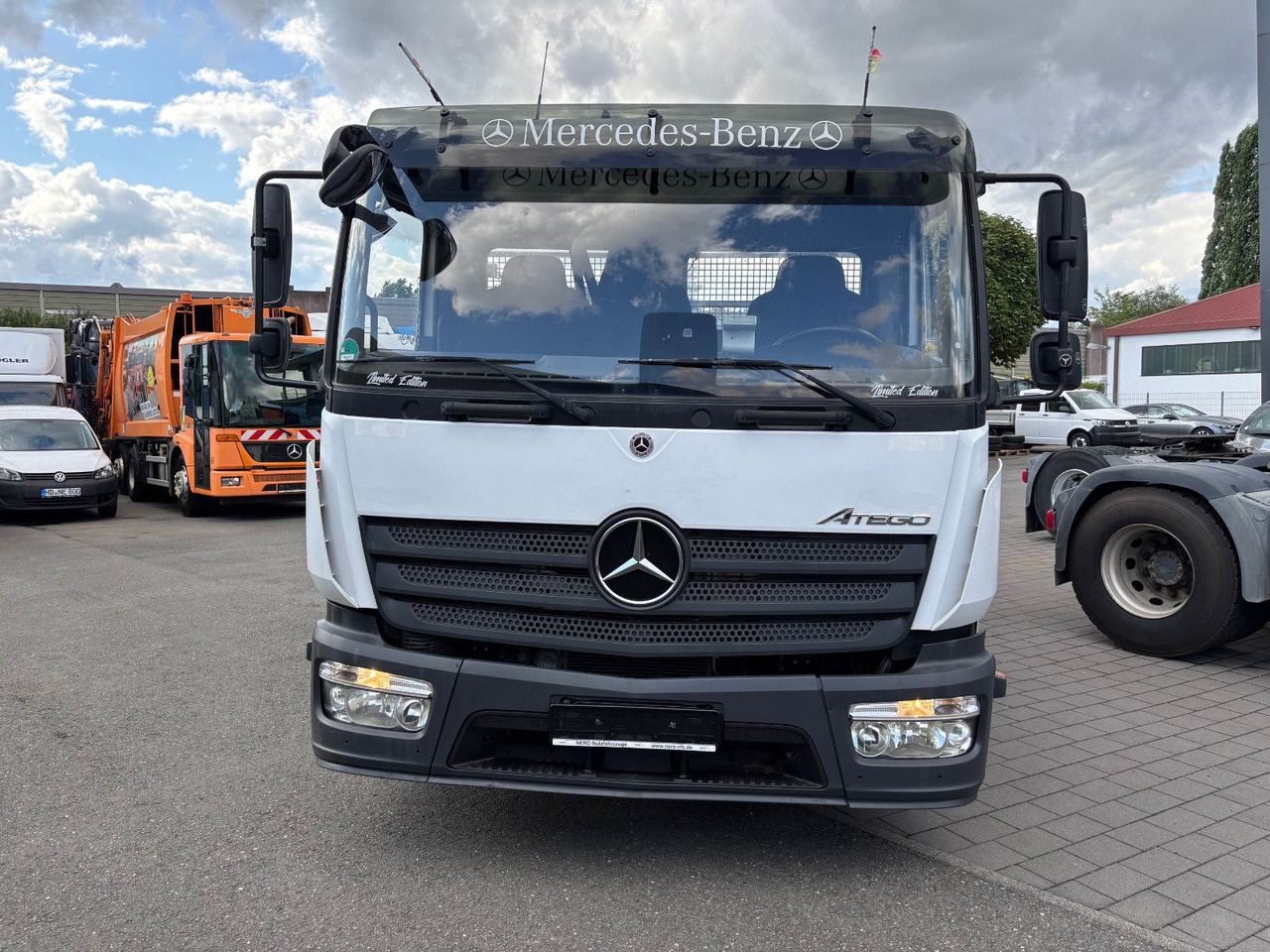 Mercedes-Benz 821 Meiller Kipper/Klima/Tempomat/Spur/Blatt - Kippiauto kuorma-auto: kuva Mercedes-Benz 821 Meiller Kipper/Klima/Tempomat/Spur/Blatt - Kippiauto kuorma-auto Mercedes-Benz 821 Meiller Kipper/Klima/Tempomat/Spur/Blatt - Kippiauto kuorma-auto: kuva Mercedes-Benz 821 Meiller Kipper/Klima/Tempomat/Spur/Blatt - Kippiauto kuorma-auto