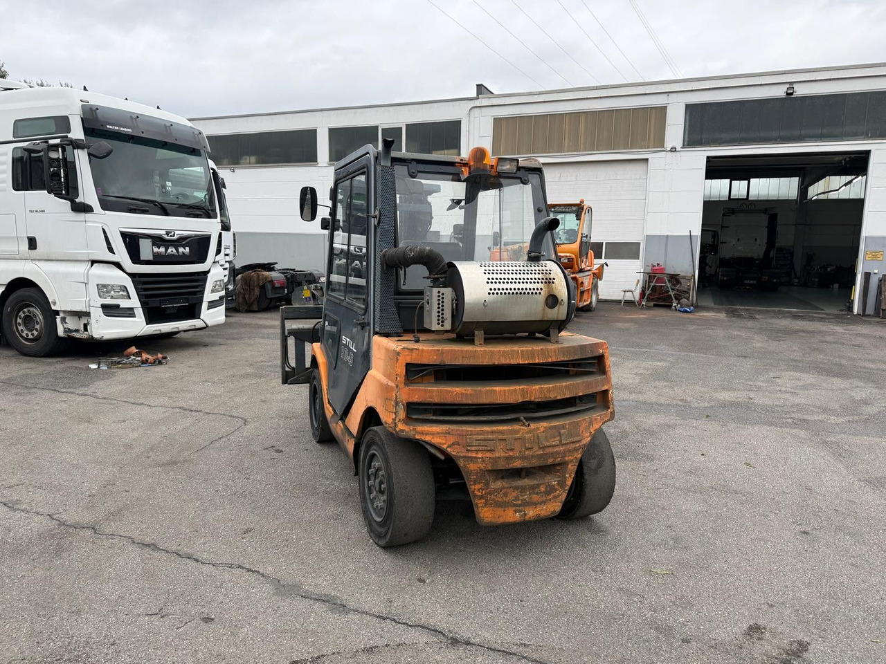 Still R 70-45 Diesel/Kabine/Lange Gabel - Dieseltrukki: kuva Still R 70-45 Diesel/Kabine/Lange Gabel - Dieseltrukki Still R 70-45 Diesel/Kabine/Lange Gabel - Dieseltrukki: kuva Still R 70-45 Diesel/Kabine/Lange Gabel - Dieseltrukki