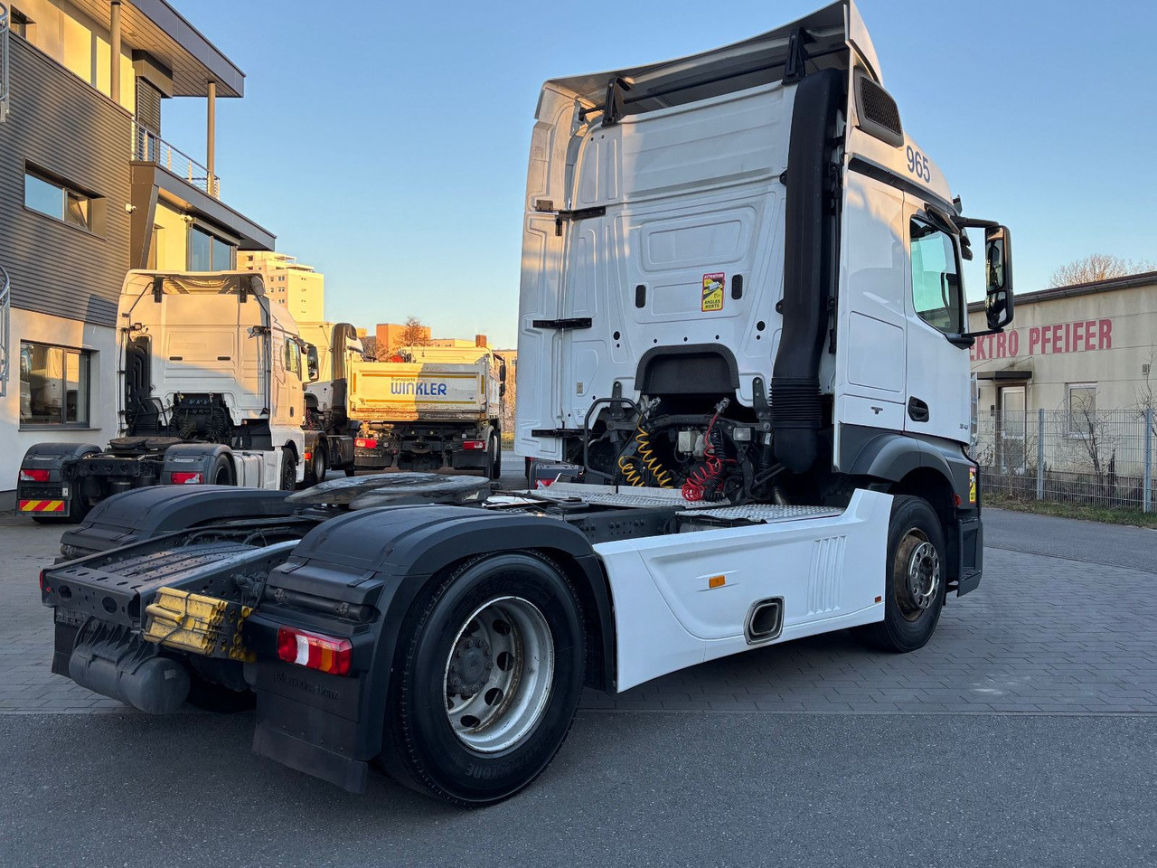 Vetopöytäauto Mercedes-Benz Actros 1843 1845: kuva Vetopöytäauto Mercedes-Benz Actros 1843 1845 Vetopöytäauto Mercedes-Benz Actros 1843 1845: kuva Vetopöytäauto Mercedes-Benz Actros 1843 1845