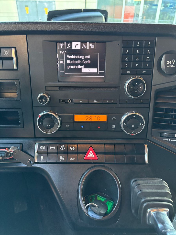 Vetopöytäauto Mercedes-Benz Actros 1843 1845: kuva Vetopöytäauto Mercedes-Benz Actros 1843 1845 Vetopöytäauto Mercedes-Benz Actros 1843 1845: kuva Vetopöytäauto Mercedes-Benz Actros 1843 1845