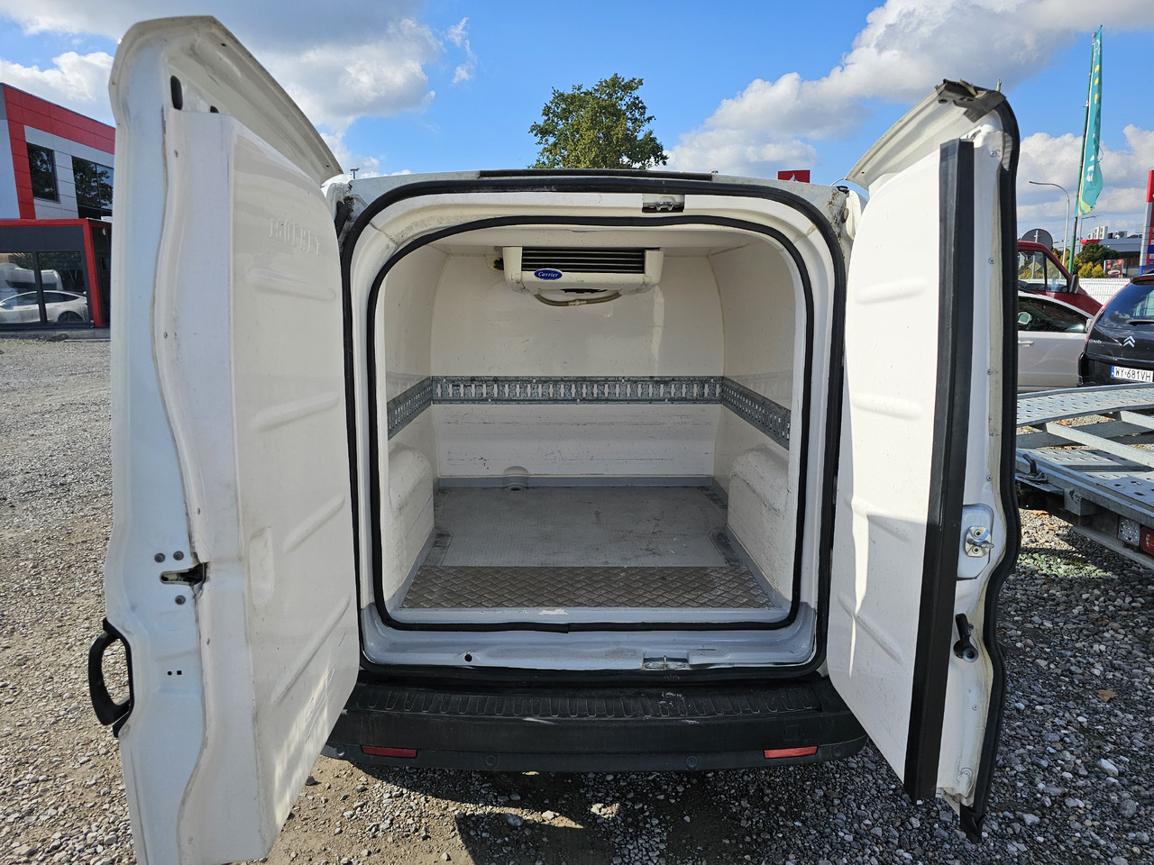 Fiat Doblo chlodnia mroznia carrier +230v - 18 C euro5 - Kylmäauto: kuva Fiat Doblo chlodnia mroznia carrier +230v - 18 C euro5 - Kylmäauto Fiat Doblo chlodnia mroznia carrier +230v - 18 C euro5 - Kylmäauto: kuva Fiat Doblo chlodnia mroznia carrier +230v - 18 C euro5 - Kylmäauto