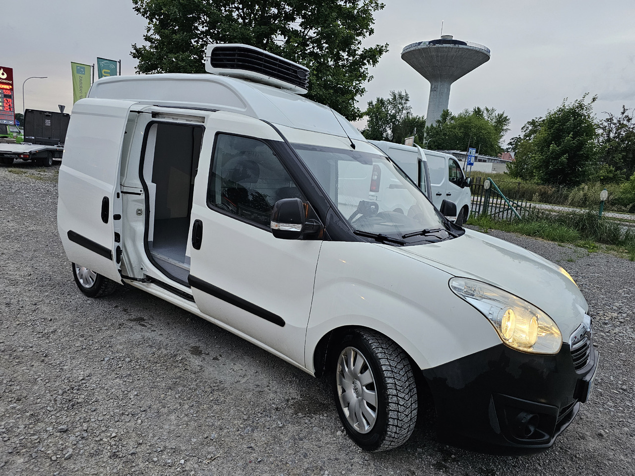 Kylmäauto Opel COMBO MAXI L2H2 1,6 tdi CHLODNIA CARRIER KLIMA EURO6 [ Copy ] [ Copy ] [ Copy ] [ Copy ]: kuva Kylmäauto Opel COMBO MAXI L2H2 1,6 tdi CHLODNIA CARRIER KLIMA EURO6 [ Copy ] [ Copy ] [ Copy ] [ Copy ]
