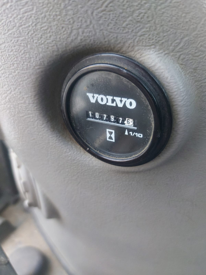 Volvo EC 140 DL - Telakaivukone: kuva Volvo EC 140 DL - Telakaivukone Volvo EC 140 DL - Telakaivukone: kuva Volvo EC 140 DL - Telakaivukone