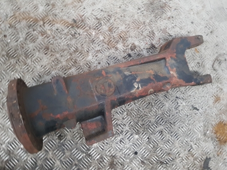 Etuakseli - Traktori Case Internation Zf Apl330 856 Front Axle Casting Housing 4472451369, 80968c1: kuva Etuakseli - Traktori Case Internation Zf Apl330 856 Front Axle Casting Housing 4472451369, 80968c1