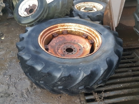 Case International Rear Wheel Complete 18.4r38 - Täydellinen pyörä - Traktori: kuva Case International Rear Wheel Complete 18.4r38 - Täydellinen pyörä - Traktori Case International Rear Wheel Complete 18.4r38 - Täydellinen pyörä - Traktori: kuva Case International Rear Wheel Complete 18.4r38 - Täydellinen pyörä - Traktori