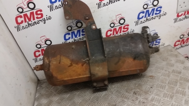 Fendt 412 Vario Air Tank Assembly With Brackets And Valve 72365839 - Jarruosat - Traktori: kuva Fendt 412 Vario Air Tank Assembly With Brackets And Valve 72365839 - Jarruosat - Traktori Fendt 412 Vario Air Tank Assembly With Brackets And Valve 72365839 - Jarruosat - Traktori: kuva Fendt 412 Vario Air Tank Assembly With Brackets And Valve 72365839 - Jarruosat - Traktori