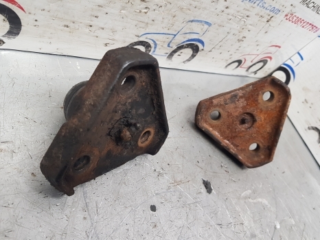 Ford 10 Ser 7810 Carraro Front Axle King Pin Pair Top, Bottom Car115729, 115729 - Etuakseli - Traktori: kuva Ford 10 Ser 7810 Carraro Front Axle King Pin Pair Top, Bottom Car115729, 115729 - Etuakseli - Traktori Ford 10 Ser 7810 Carraro Front Axle King Pin Pair Top, Bottom Car115729, 115729 - Etuakseli - Traktori: kuva Ford 10 Ser 7810 Carraro Front Axle King Pin Pair Top, Bottom Car115729, 115729 - Etuakseli - Traktori