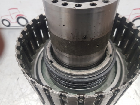 Kytkin ja osat - Maatalouskoneet Ford New Holland 40 And Ts Series, 8240 Rear Clutch Housing, 82036853, 82016096: kuva Kytkin ja osat - Maatalouskoneet Ford New Holland 40 And Ts Series, 8240 Rear Clutch Housing, 82036853, 82016096 Kytkin ja osat - Maatalouskoneet Ford New Holland 40 And Ts Series, 8240 Rear Clutch Housing, 82036853, 82016096: kuva Kytkin ja osat - Maatalouskoneet Ford New Holland 40 And Ts Series, 8240 Rear Clutch Housing, 82036853, 82016096