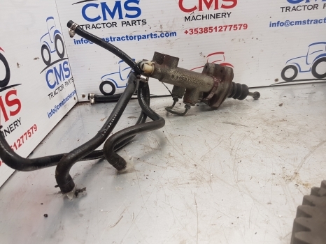 Ford New Holland 40, Ts, Ts6000 Series Brake Master Cylinder 81869963, 81866911 - Jarrusylinterit - Traktori: kuva Ford New Holland 40, Ts, Ts6000 Series Brake Master Cylinder 81869963, 81866911 - Jarrusylinterit - Traktori Ford New Holland 40, Ts, Ts6000 Series Brake Master Cylinder 81869963, 81866911 - Jarrusylinterit - Traktori: kuva Ford New Holland 40, Ts, Ts6000 Series Brake Master Cylinder 81869963, 81866911 - Jarrusylinterit - Traktori