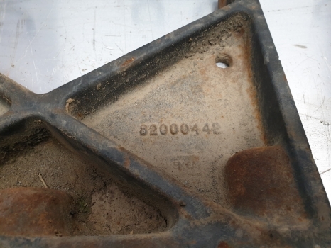 Ford New Holland 60,m,tm And Mxm Bonnett Bracket 82000442,82004663 - Suojuskoppa - Traktori: kuva  Ford New Holland 60,m,tm And Mxm Bonnett Bracket 82000442,82004663 - Suojuskoppa - Traktori Ford New Holland 60,m,tm And Mxm Bonnett Bracket 82000442,82004663 - Suojuskoppa - Traktori: kuva  Ford New Holland 60,m,tm And Mxm Bonnett Bracket 82000442,82004663 - Suojuskoppa - Traktori