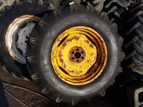 Ford Rear Wheel And Tyre 16.9/14-30 - Täydellinen pyörä - Traktori: kuva Ford Rear Wheel And Tyre 16.9/14-30 - Täydellinen pyörä - Traktori Ford Rear Wheel And Tyre 16.9/14-30 - Täydellinen pyörä - Traktori: kuva Ford Rear Wheel And Tyre 16.9/14-30 - Täydellinen pyörä - Traktori