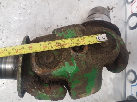 Vetoakseli - Maatalouskoneet John Deere 6900 Apl2060 Front Axle Drive Shaft Al110925, 501209860, Al111187: kuva Vetoakseli - Maatalouskoneet John Deere 6900 Apl2060 Front Axle Drive Shaft Al110925, 501209860, Al111187