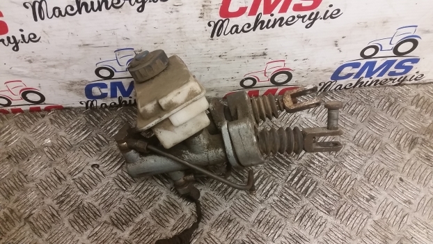 Landini Mythos Series 115 Brake Master Cylinders Kit 3666220m91 - Jarrusylinterit - Traktori: kuva Landini Mythos Series 115 Brake Master Cylinders Kit 3666220m91 - Jarrusylinterit - Traktori Landini Mythos Series 115 Brake Master Cylinders Kit 3666220m91 - Jarrusylinterit - Traktori: kuva Landini Mythos Series 115 Brake Master Cylinders Kit 3666220m91 - Jarrusylinterit - Traktori