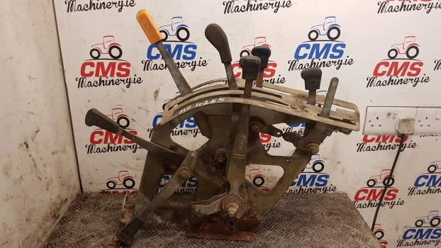 Massey Ferguson 4255 Cab Lift Rear Console Controls 3814519m92 - Ohjaamo ja sisustus - Traktori: kuva Massey Ferguson 4255 Cab Lift Rear Console Controls 3814519m92 - Ohjaamo ja sisustus - Traktori Massey Ferguson 4255 Cab Lift Rear Console Controls 3814519m92 - Ohjaamo ja sisustus - Traktori: kuva Massey Ferguson 4255 Cab Lift Rear Console Controls 3814519m92 - Ohjaamo ja sisustus - Traktori