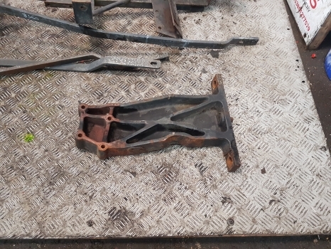 New Holland 8360, 8260, 8160, Tm120, Tm140 Bonnet, Hood Support Kit 82006312 - Suojuskoppa - Traktori: kuva  New Holland 8360, 8260, 8160, Tm120, Tm140 Bonnet, Hood Support Kit 82006312 - Suojuskoppa - Traktori New Holland 8360, 8260, 8160, Tm120, Tm140 Bonnet, Hood Support Kit 82006312 - Suojuskoppa - Traktori: kuva  New Holland 8360, 8260, 8160, Tm120, Tm140 Bonnet, Hood Support Kit 82006312 - Suojuskoppa - Traktori