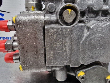 New Holland 8360, Fiat M135 Fuel Injector Pump Refurbished 0460426237, 87840636 - Injektori: kuva New Holland 8360, Fiat M135 Fuel Injector Pump Refurbished 0460426237, 87840636 - Injektori New Holland 8360, Fiat M135 Fuel Injector Pump Refurbished 0460426237, 87840636 - Injektori: kuva New Holland 8360, Fiat M135 Fuel Injector Pump Refurbished 0460426237, 87840636 - Injektori