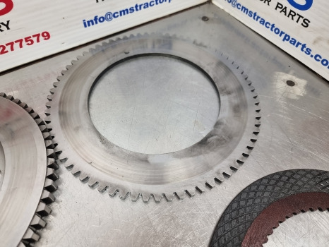 New Holland Case T6, T7, T6000, Cl4 Front Axle Brake Plate Disc Kit 87608346 - Jarrukiekko: kuva New Holland Case T6, T7, T6000, Cl4 Front Axle Brake Plate Disc Kit 87608346 - Jarrukiekko New Holland Case T6, T7, T6000, Cl4 Front Axle Brake Plate Disc Kit 87608346 - Jarrukiekko: kuva New Holland Case T6, T7, T6000, Cl4 Front Axle Brake Plate Disc Kit 87608346 - Jarrukiekko