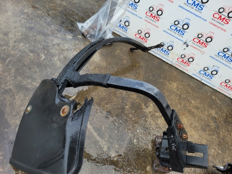 New Holland Case T6, T7, T6000, Maxxum Ser Front Mudguard Bracket Kit 47444870 - Lokasuoja: kuva New Holland Case T6, T7, T6000, Maxxum Ser Front Mudguard Bracket Kit 47444870 - Lokasuoja New Holland Case T6, T7, T6000, Maxxum Ser Front Mudguard Bracket Kit 47444870 - Lokasuoja: kuva New Holland Case T6, T7, T6000, Maxxum Ser Front Mudguard Bracket Kit 47444870 - Lokasuoja