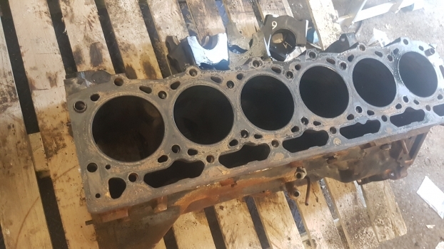 New Holland Case Tm, Mxm 120, 130  Cylinder Block 87802648, 84215970, 87802526 - Sylinterielementit - Traktori: kuva  New Holland Case Tm, Mxm 120, 130  Cylinder Block 87802648, 84215970, 87802526 - Sylinterielementit - Traktori New Holland Case Tm, Mxm 120, 130  Cylinder Block 87802648, 84215970, 87802526 - Sylinterielementit - Traktori: kuva  New Holland Case Tm, Mxm 120, 130  Cylinder Block 87802648, 84215970, 87802526 - Sylinterielementit - Traktori