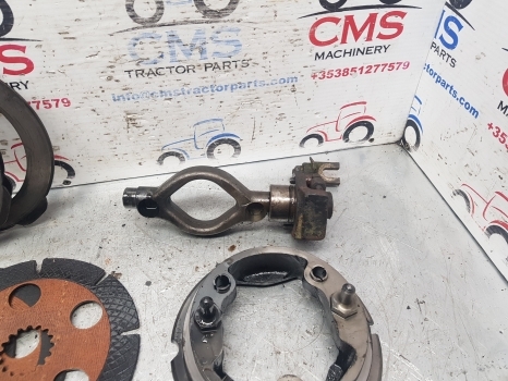 New Holland Lm435a Dana Spicer Brake Actuator Disc Kit 112.07.610.02; 85813919 - Jarrukiekko - Kurottaja: kuva New Holland Lm435a Dana Spicer Brake Actuator Disc Kit 112.07.610.02; 85813919 - Jarrukiekko - Kurottaja New Holland Lm435a Dana Spicer Brake Actuator Disc Kit 112.07.610.02; 85813919 - Jarrukiekko - Kurottaja: kuva New Holland Lm435a Dana Spicer Brake Actuator Disc Kit 112.07.610.02; 85813919 - Jarrukiekko - Kurottaja