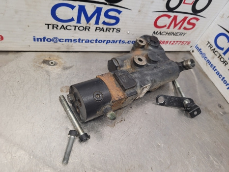 New Holland T5.110, T5.120, T5.130 Trailer Brake Valve 47566037, R917009740 - Jarruosat: kuva New Holland T5.110, T5.120, T5.130 Trailer Brake Valve 47566037, R917009740 - Jarruosat New Holland T5.110, T5.120, T5.130 Trailer Brake Valve 47566037, R917009740 - Jarruosat: kuva New Holland T5.110, T5.120, T5.130 Trailer Brake Valve 47566037, R917009740 - Jarruosat