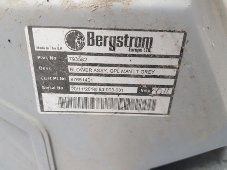 New Holland T6, T7, T6000 Series T7.200 Cab Fan Blower Unit 87651401, 87651402 - Puhallinmoottori - Traktori: kuva New Holland T6, T7, T6000 Series T7.200 Cab Fan Blower Unit 87651401, 87651402 - Puhallinmoottori - Traktori New Holland T6, T7, T6000 Series T7.200 Cab Fan Blower Unit 87651401, 87651402 - Puhallinmoottori - Traktori: kuva New Holland T6, T7, T6000 Series T7.200 Cab Fan Blower Unit 87651401, 87651402 - Puhallinmoottori - Traktori