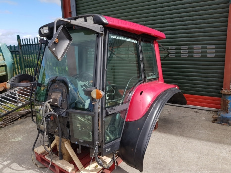 Ohjaamo Valtra T.150 T150ch, T150c, Tc, Tch Series, Complete Cab V35971000, V36567500: kuva Ohjaamo Valtra T.150 T150ch, T150c, Tc, Tch Series, Complete Cab V35971000, V36567500