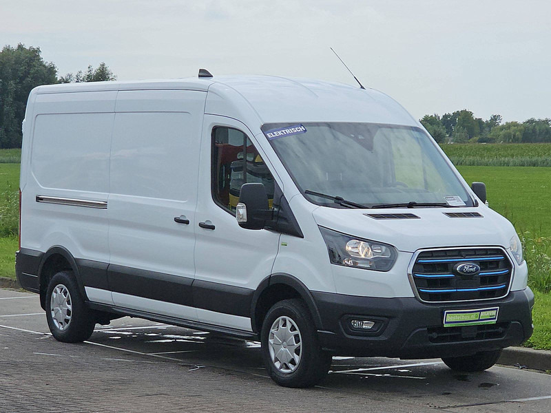 Ford E-Transit 68 Kwh elektrisch - Pakettiauto, Sähköpakettiauto: kuva Ford E-Transit 68 Kwh elektrisch - Pakettiauto, Sähköpakettiauto Ford E-Transit 68 Kwh elektrisch - Pakettiauto, Sähköpakettiauto: kuva Ford E-Transit 68 Kwh elektrisch - Pakettiauto, Sähköpakettiauto