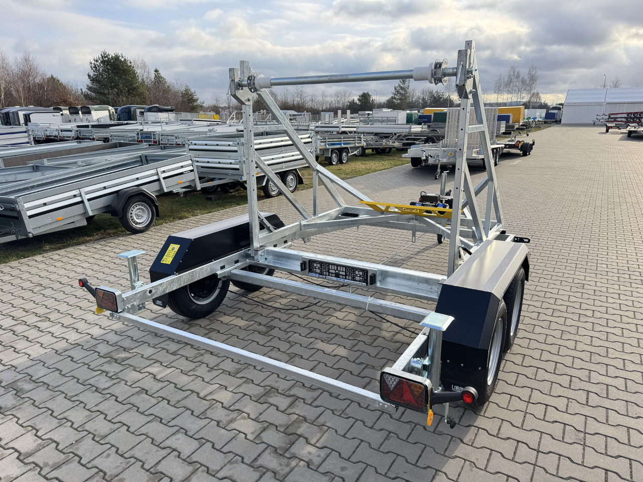 LORRIES TPB35-4925 + wciągarka elektryczna | 3500kg - Kaapelivaunu: kuva LORRIES TPB35-4925 + wciągarka elektryczna | 3500kg - Kaapelivaunu LORRIES TPB35-4925 + wciągarka elektryczna | 3500kg - Kaapelivaunu: kuva LORRIES TPB35-4925 + wciągarka elektryczna | 3500kg - Kaapelivaunu