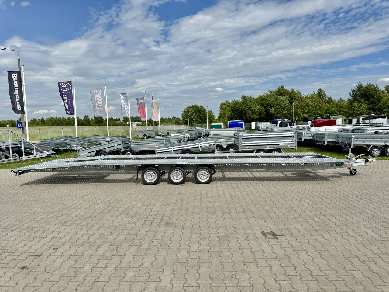 NIEWIADÓW Indiana 9m x 2.1 m | 3.5T - Kuljetin perävaunu: kuva NIEWIADÓW Indiana 9m x 2.1 m | 3.5T - Kuljetin perävaunu NIEWIADÓW Indiana 9m x 2.1 m | 3.5T - Kuljetin perävaunu: kuva NIEWIADÓW Indiana 9m x 2.1 m | 3.5T - Kuljetin perävaunu