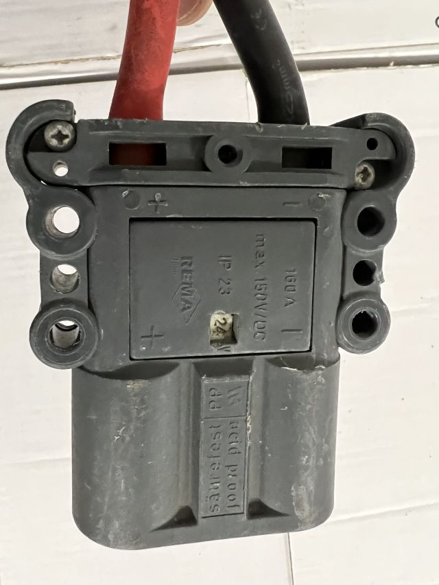 Hawker CC210X | Life Tech 24V49A sn. PBA106082 160A Rema battery connector Life Tech 24V49A sn. PBA106082 160A Rema battery connector - Akku - Materiaalinkäsittely: kuva Hawker CC210X | Life Tech 24V49A sn. PBA106082 160A Rema battery connector Life Tech 24V49A sn. PBA106082 160A Rema battery connector - Akku - Materiaalinkäsittely Hawker CC210X | Life Tech 24V49A sn. PBA106082 160A Rema battery connector Life Tech 24V49A sn. PBA106082 160A Rema battery connector - Akku - Materiaalinkäsittely: kuva Hawker CC210X | Life Tech 24V49A sn. PBA106082 160A Rema battery connector Life Tech 24V49A sn. PBA106082 160A Rema battery connector - Akku - Materiaalinkäsittely