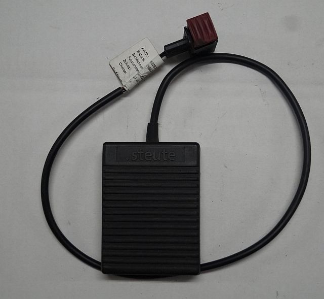 Jungheinrich 51258535 | Voet schakelaar Foot switch Kf1W700 complete with 4 pin Voet schakelaar Foot switch Kf1W700 complete with 4 pin Saab connector with switch contact Steute - Sähköjärjestelmä - Materiaalinkäsittely: kuva Jungheinrich 51258535 | Voet schakelaar Foot switch Kf1W700 complete with 4 pin Voet schakelaar Foot switch Kf1W700 complete with 4 pin Saab connector with switch contact Steute - Sähköjärjestelmä - Materiaalinkäsittely Jungheinrich 51258535 | Voet schakelaar Foot switch Kf1W700 complete with 4 pin Voet schakelaar Foot switch Kf1W700 complete with 4 pin Saab connector with switch contact Steute - Sähköjärjestelmä - Materiaalinkäsittely: kuva Jungheinrich 51258535 | Voet schakelaar Foot switch Kf1W700 complete with 4 pin Voet schakelaar Foot switch Kf1W700 complete with 4 pin Saab connector with switch contact Steute - Sähköjärjestelmä - Materiaalinkäsittely