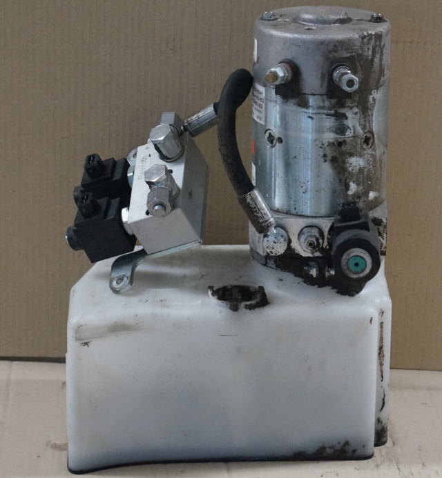 Jungheinrich 51417583 | Pumpmotor with tank and valve block 24V 2,2KW code R9320 Pumpmotor with tank and valve block 24V 2,2KW code R932010341 for EJD220 year 2016 - Hydraulipumppu - Materiaalinkäsittely: kuva Jungheinrich 51417583 | Pumpmotor with tank and valve block 24V 2,2KW code R9320 Pumpmotor with tank and valve block 24V 2,2KW code R932010341 for EJD220 year 2016 - Hydraulipumppu - Materiaalinkäsittely Jungheinrich 51417583 | Pumpmotor with tank and valve block 24V 2,2KW code R9320 Pumpmotor with tank and valve block 24V 2,2KW code R932010341 for EJD220 year 2016 - Hydraulipumppu - Materiaalinkäsittely: kuva Jungheinrich 51417583 | Pumpmotor with tank and valve block 24V 2,2KW code R9320 Pumpmotor with tank and valve block 24V 2,2KW code R932010341 for EJD220 year 2016 - Hydraulipumppu - Materiaalinkäsittely