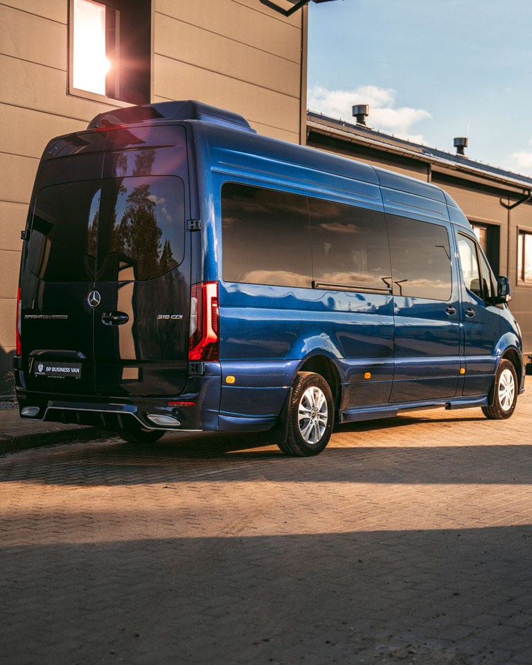 Mercedes-Benz Sprinter 319 VIP Van/ Sleeping Area/ Ski Holders - Pikkubussi: kuva Mercedes-Benz Sprinter 319 VIP Van/ Sleeping Area/ Ski Holders - Pikkubussi Mercedes-Benz Sprinter 319 VIP Van/ Sleeping Area/ Ski Holders - Pikkubussi: kuva Mercedes-Benz Sprinter 319 VIP Van/ Sleeping Area/ Ski Holders - Pikkubussi