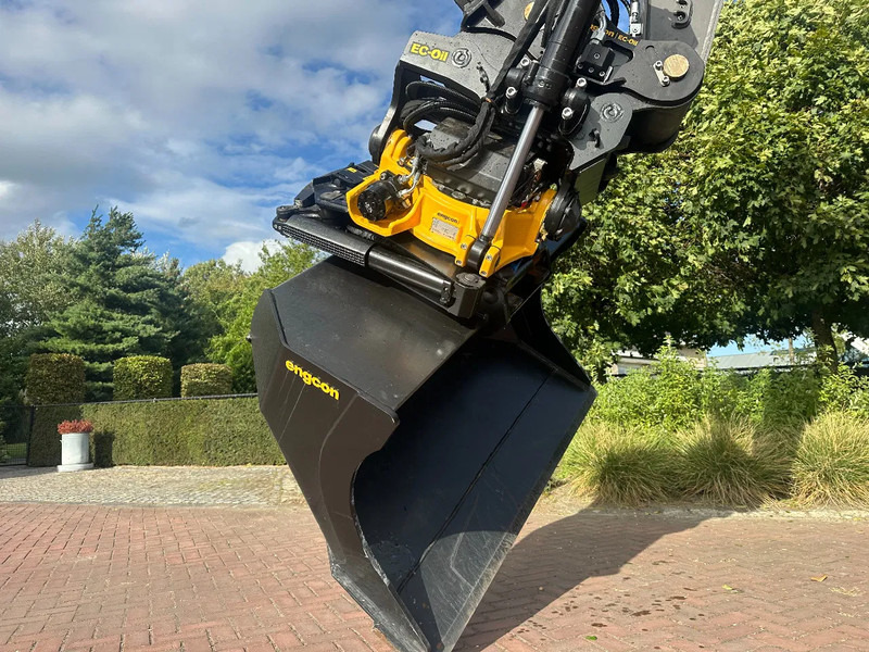 Volvo EWR170 E - Engcon EC319 DC3 - UNUSED - Pyöräalustainen kaivinkone: kuva Volvo EWR170 E - Engcon EC319 DC3 - UNUSED - Pyöräalustainen kaivinkone Volvo EWR170 E - Engcon EC319 DC3 - UNUSED - Pyöräalustainen kaivinkone: kuva Volvo EWR170 E - Engcon EC319 DC3 - UNUSED - Pyöräalustainen kaivinkone