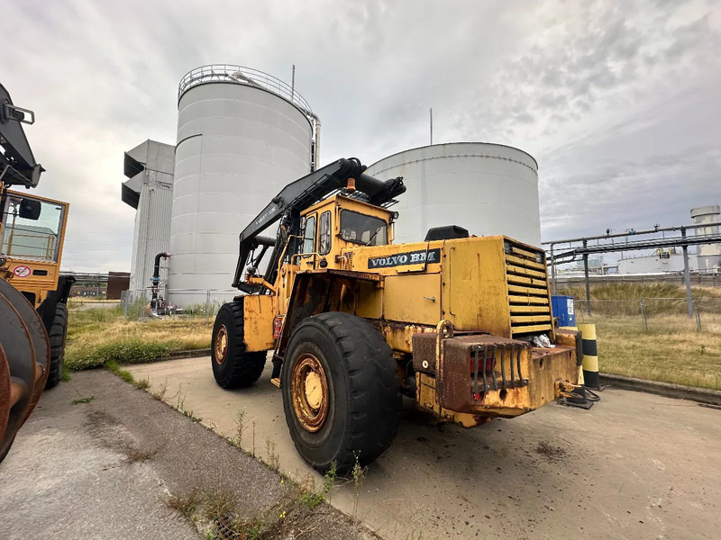 Volvo L160 High Lift - Metsäperävaunu: kuva Volvo L160 High Lift - Metsäperävaunu Volvo L160 High Lift - Metsäperävaunu: kuva Volvo L160 High Lift - Metsäperävaunu