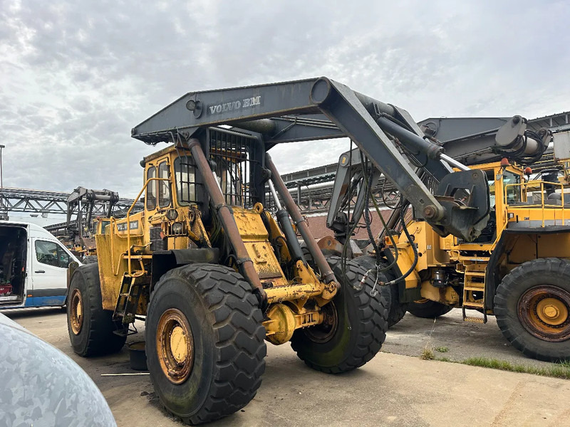 Volvo L160 High Lift - Metsäperävaunu: kuva Volvo L160 High Lift - Metsäperävaunu Volvo L160 High Lift - Metsäperävaunu: kuva Volvo L160 High Lift - Metsäperävaunu