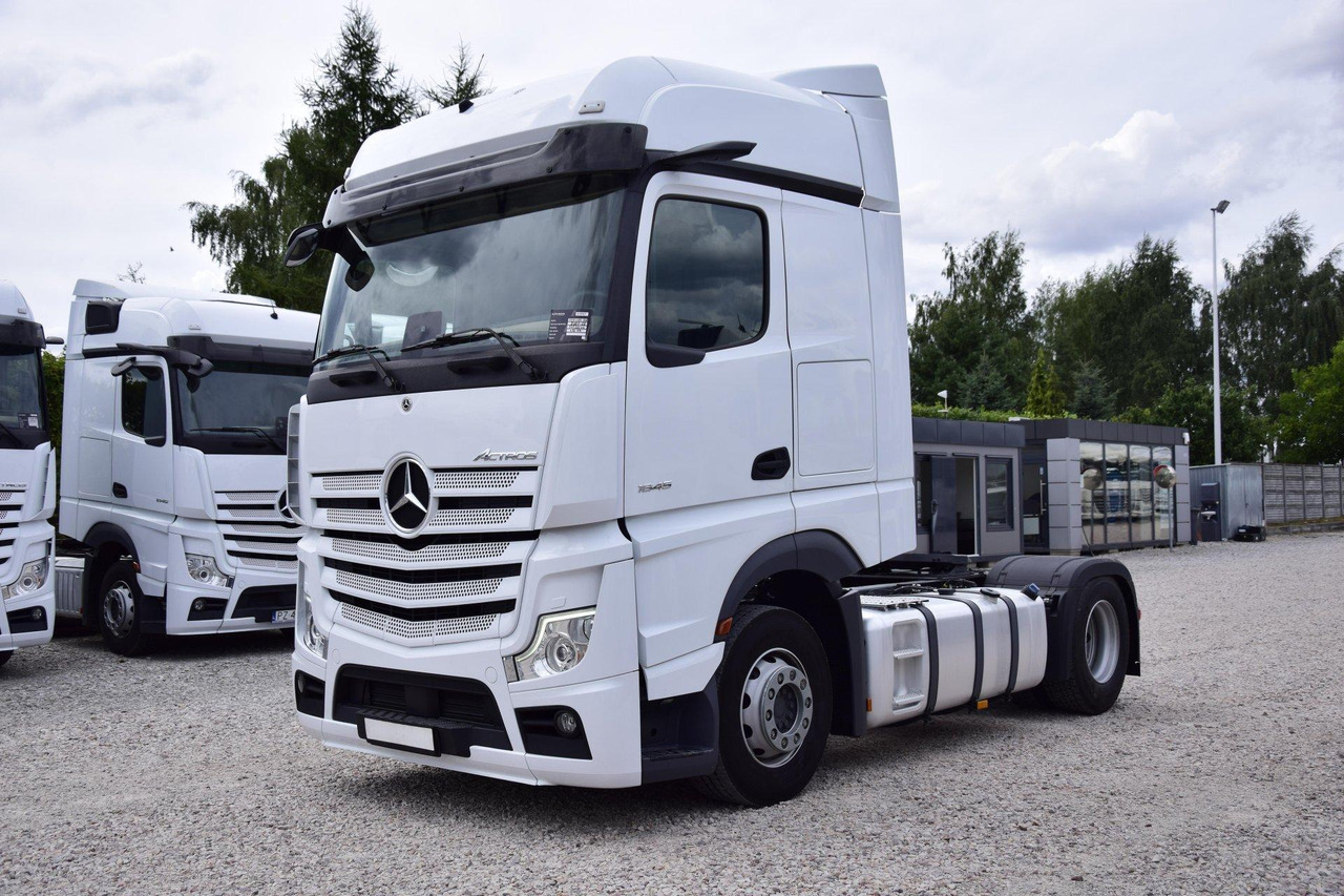 Mercedes-Benz Actros 5 1845 BigSpace - Vetopöytäauto: kuva Mercedes-Benz Actros 5 1845 BigSpace - Vetopöytäauto Mercedes-Benz Actros 5 1845 BigSpace - Vetopöytäauto: kuva Mercedes-Benz Actros 5 1845 BigSpace - Vetopöytäauto