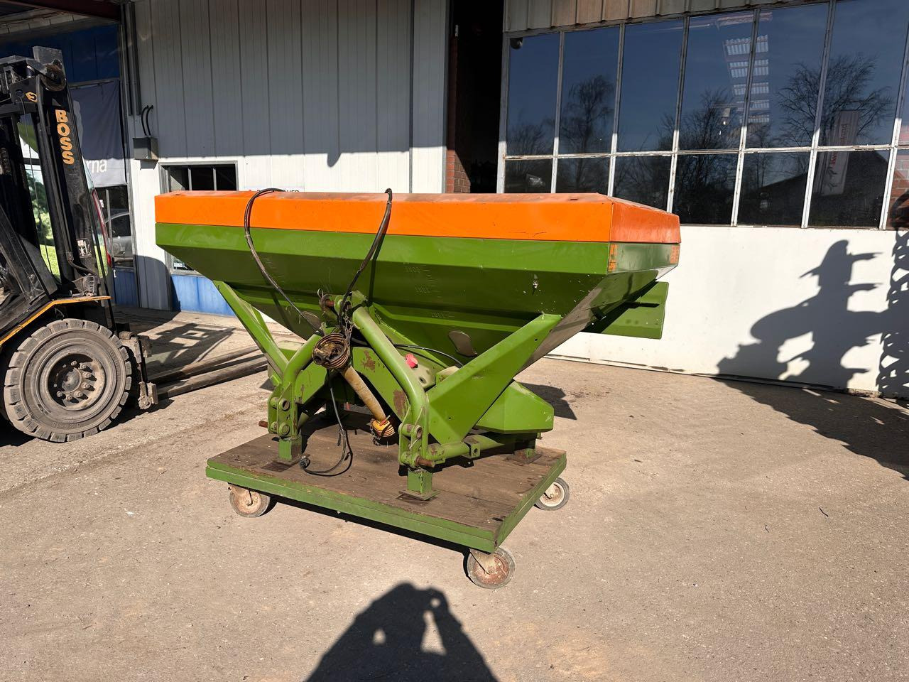 Amazone ZA-U 1001 - Lannoitteenlevitin: kuva Amazone ZA-U 1001 - Lannoitteenlevitin Amazone ZA-U 1001 - Lannoitteenlevitin: kuva Amazone ZA-U 1001 - Lannoitteenlevitin