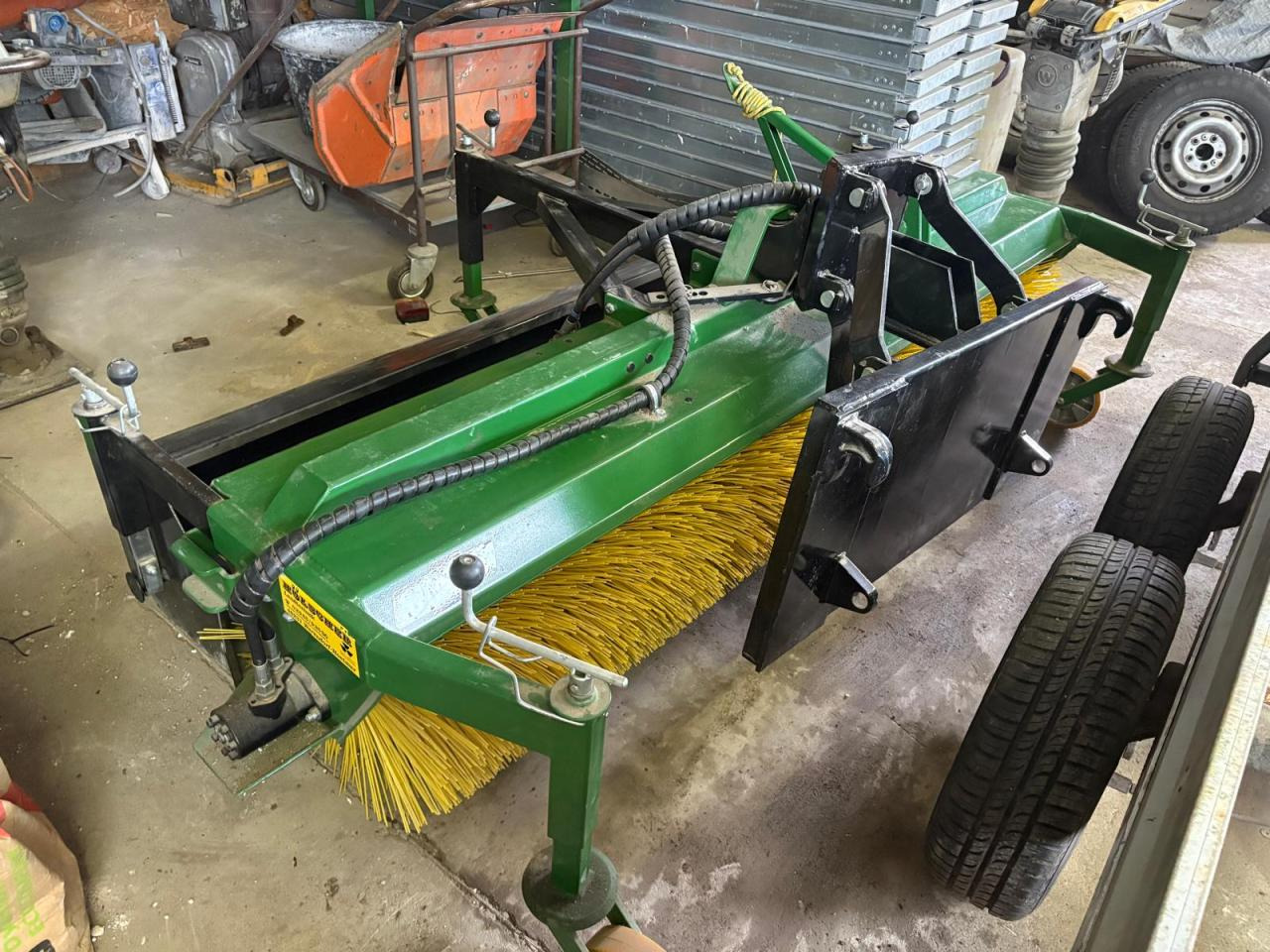 Harjakone Düvelsdorf Stratos DKE 225: kuva Harjakone Düvelsdorf Stratos DKE 225