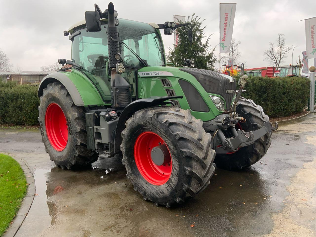 Fendt 724 Vario ProfiPlus - Traktori: kuva Fendt 724 Vario ProfiPlus - Traktori Fendt 724 Vario ProfiPlus - Traktori: kuva Fendt 724 Vario ProfiPlus - Traktori