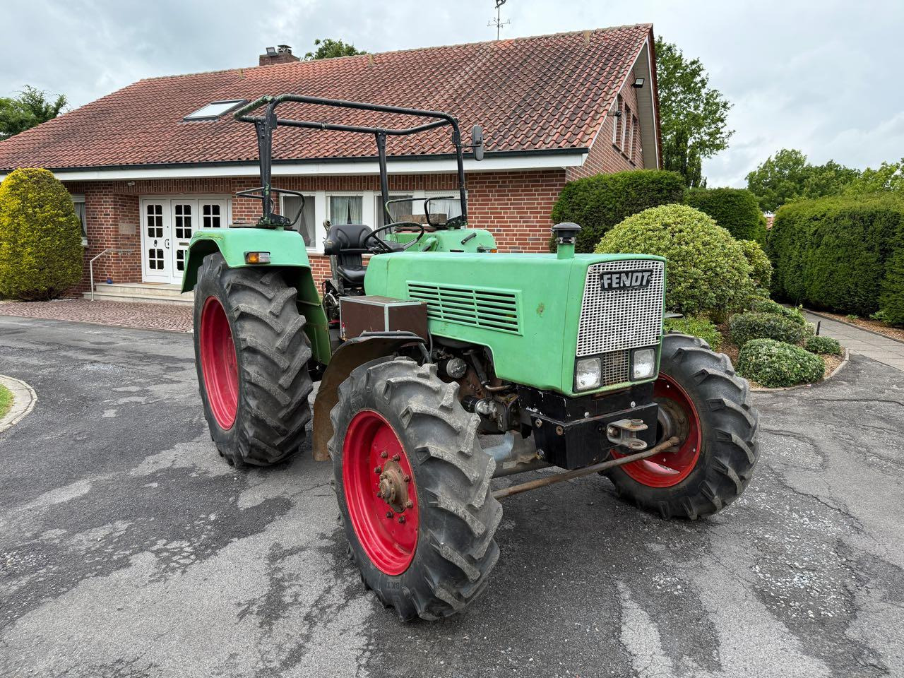 Fendt Farmer 106 (FWA 268S) - Traktori: kuva Fendt Farmer 106 (FWA 268S) - Traktori Fendt Farmer 106 (FWA 268S) - Traktori: kuva Fendt Farmer 106 (FWA 268S) - Traktori