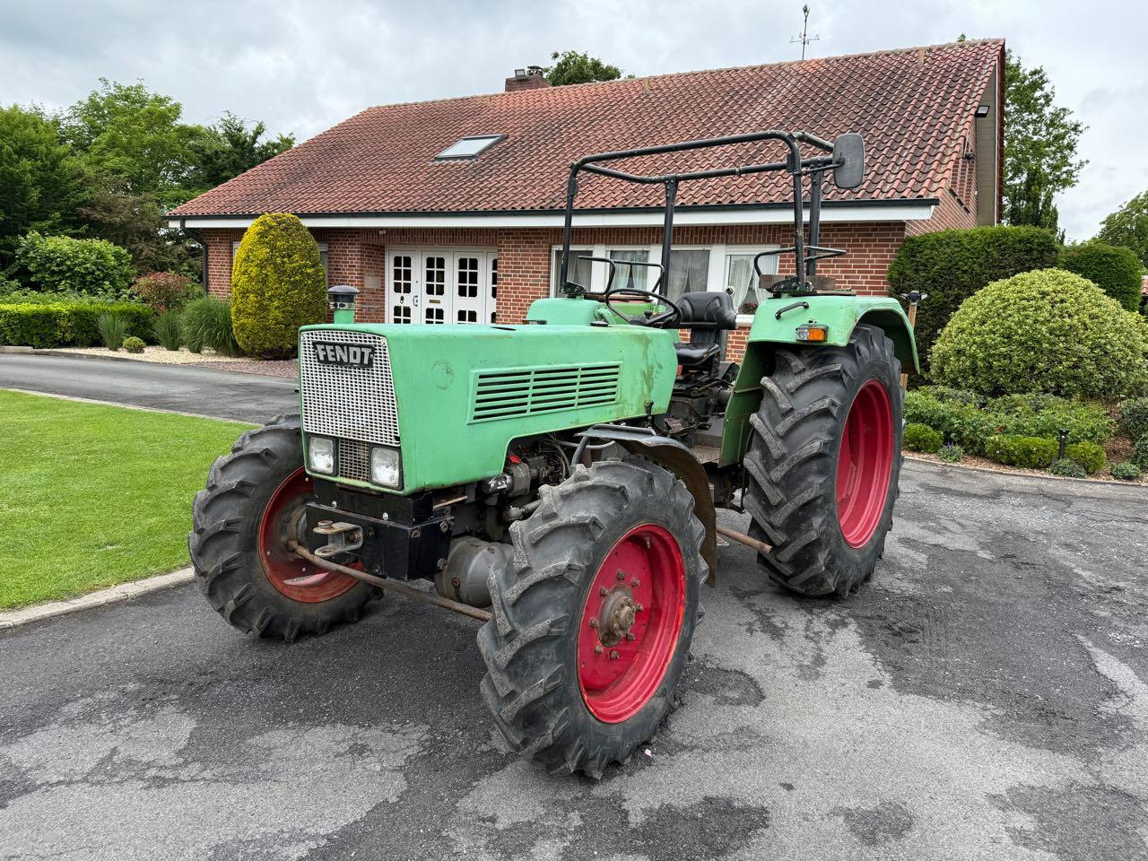 Fendt Farmer 106 (FWA 268S) - Traktori: kuva Fendt Farmer 106 (FWA 268S) - Traktori Fendt Farmer 106 (FWA 268S) - Traktori: kuva Fendt Farmer 106 (FWA 268S) - Traktori