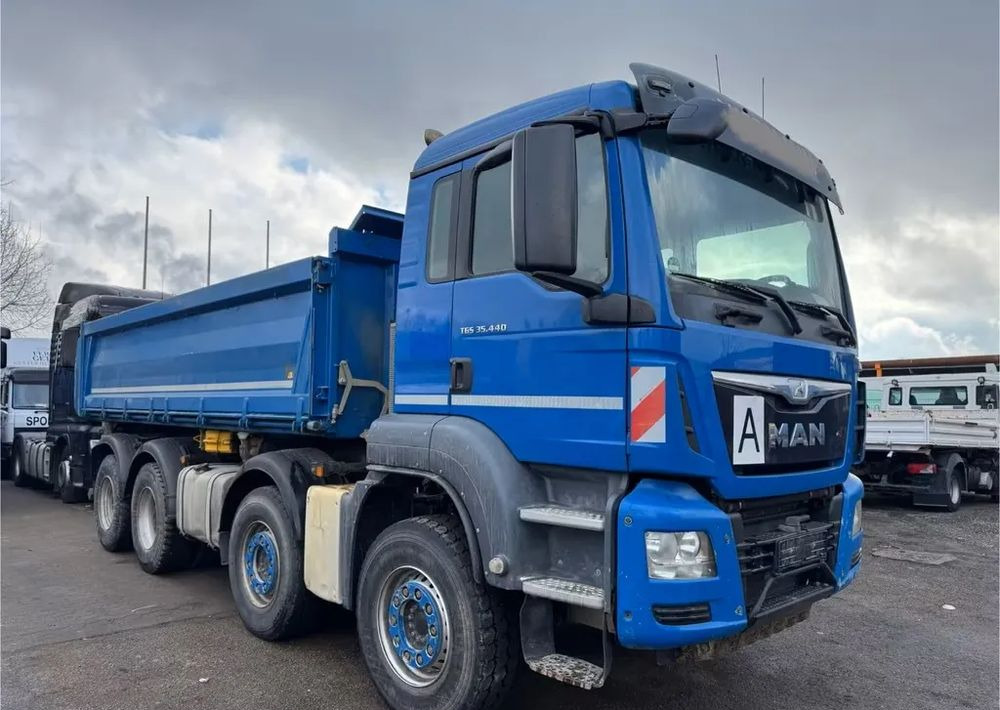 MAN TGS 35.440/ 8X4 / BB / Meiller 3-stronny wywrotka / Bordmatik / Euro6 / Retarder - Kippiauto kuorma-auto: kuva MAN TGS 35.440/ 8X4 / BB / Meiller 3-stronny wywrotka / Bordmatik / Euro6 / Retarder - Kippiauto kuorma-auto MAN TGS 35.440/ 8X4 / BB / Meiller 3-stronny wywrotka / Bordmatik / Euro6 / Retarder - Kippiauto kuorma-auto: kuva MAN TGS 35.440/ 8X4 / BB / Meiller 3-stronny wywrotka / Bordmatik / Euro6 / Retarder - Kippiauto kuorma-auto