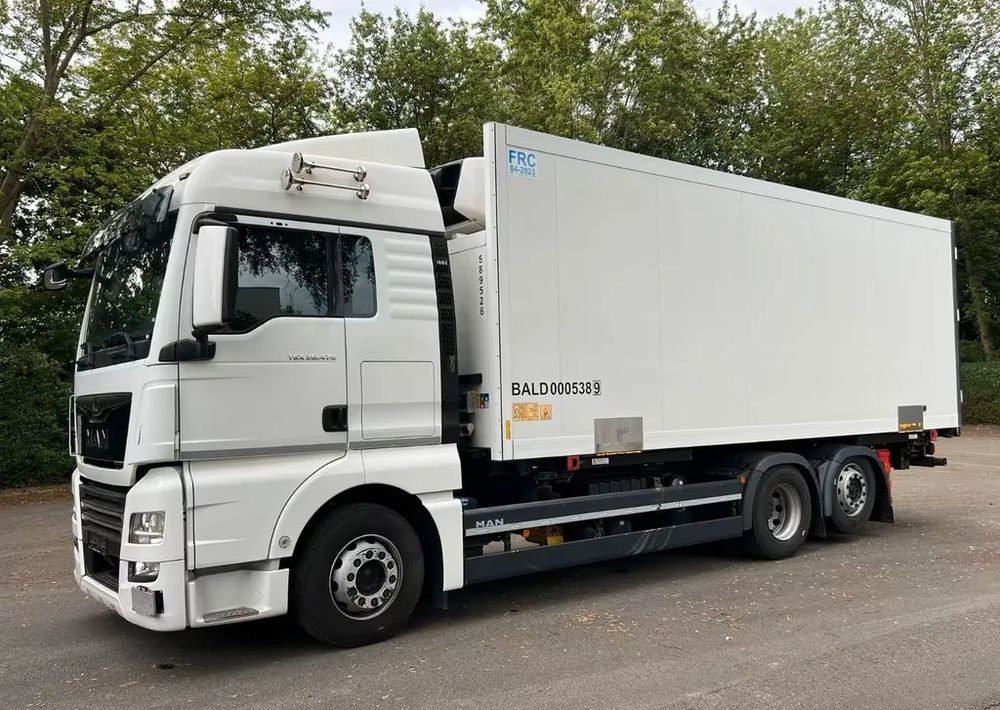 MAN TGX 26.470 – Chłodnia z agregatem Thermo King / Retarder / Navi / Euro 6 /6x2 - Refrigeraattori kuorma-auto: kuva MAN TGX 26.470 – Chłodnia z agregatem Thermo King / Retarder / Navi / Euro 6 /6x2 - Refrigeraattori kuorma-auto MAN TGX 26.470 – Chłodnia z agregatem Thermo King / Retarder / Navi / Euro 6 /6x2 - Refrigeraattori kuorma-auto: kuva MAN TGX 26.470 – Chłodnia z agregatem Thermo King / Retarder / Navi / Euro 6 /6x2 - Refrigeraattori kuorma-auto