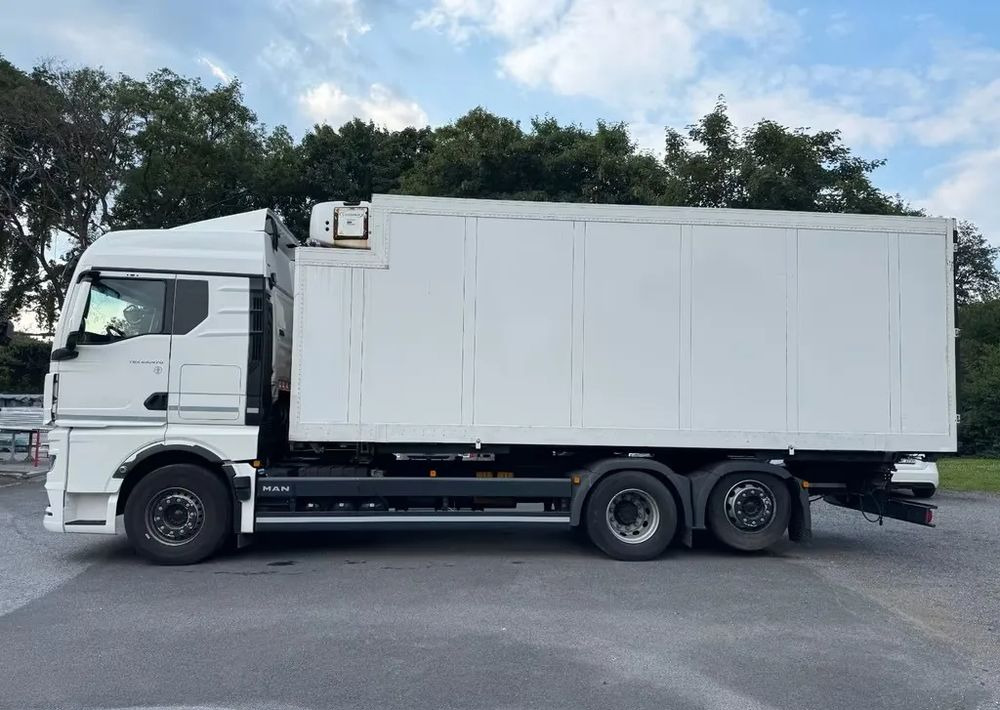 MAN TGX 26.470 – chłodnia / Automatyczna skrzynia / Euro 6c / Retarder /6x2 /Zawieszenie pneumatyczne - Refrigeraattori kuorma-auto: kuva MAN TGX 26.470 – chłodnia / Automatyczna skrzynia / Euro 6c / Retarder /6x2 /Zawieszenie pneumatyczne - Refrigeraattori kuorma-auto MAN TGX 26.470 – chłodnia / Automatyczna skrzynia / Euro 6c / Retarder /6x2 /Zawieszenie pneumatyczne - Refrigeraattori kuorma-auto: kuva MAN TGX 26.470 – chłodnia / Automatyczna skrzynia / Euro 6c / Retarder /6x2 /Zawieszenie pneumatyczne - Refrigeraattori kuorma-auto