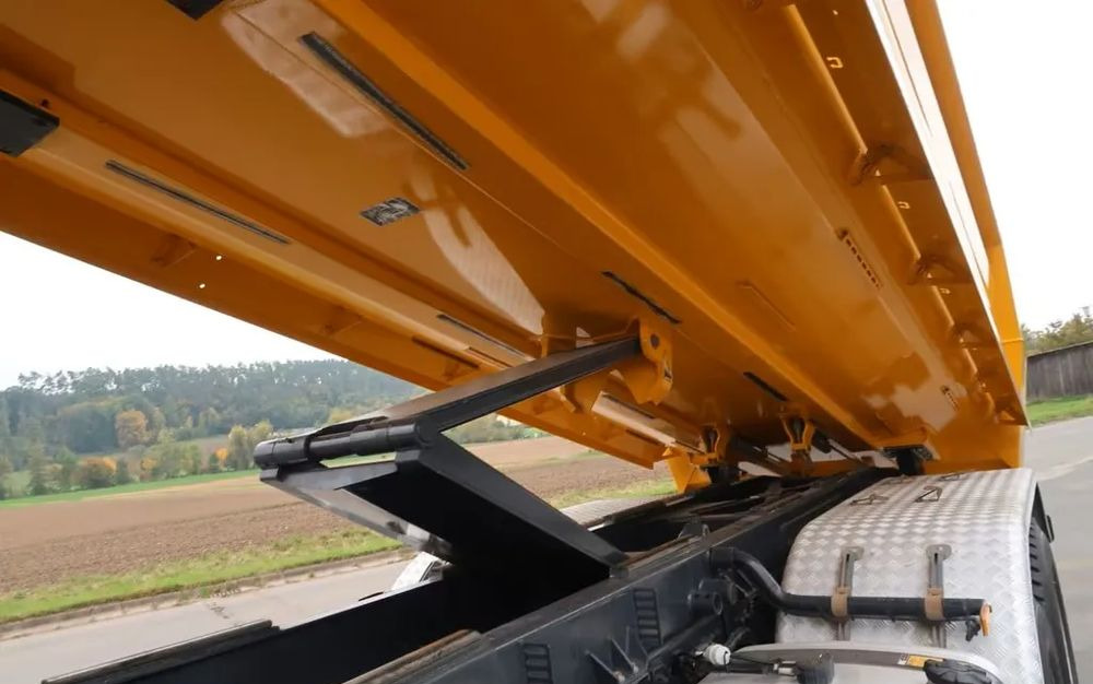 Mercedes-Benz Arocs 3251 / 8x4 / Wywrotka Meiller 3- stronna /  Euro 6d / Przebieg: 215 600 km - Kippiauto kuorma-auto: kuva  Mercedes-Benz Arocs 3251 / 8x4 / Wywrotka Meiller 3- stronna /  Euro 6d / Przebieg: 215 600 km - Kippiauto kuorma-auto Mercedes-Benz Arocs 3251 / 8x4 / Wywrotka Meiller 3- stronna /  Euro 6d / Przebieg: 215 600 km - Kippiauto kuorma-auto: kuva  Mercedes-Benz Arocs 3251 / 8x4 / Wywrotka Meiller 3- stronna /  Euro 6d / Przebieg: 215 600 km - Kippiauto kuorma-auto