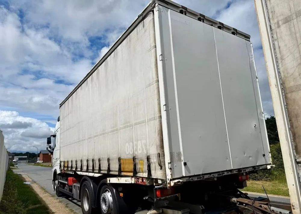 Volvo FH460 6x2 BDF | Hydrauliczna platforma załadunkowa | Ogrzewanie postojowe | Automatyczna skrzynia | Euro 6d - Pressukapelli kuorma-auto: kuva Volvo FH460 6x2 BDF | Hydrauliczna platforma załadunkowa | Ogrzewanie postojowe | Automatyczna skrzynia | Euro 6d - Pressukapelli kuorma-auto Volvo FH460 6x2 BDF | Hydrauliczna platforma załadunkowa | Ogrzewanie postojowe | Automatyczna skrzynia | Euro 6d - Pressukapelli kuorma-auto: kuva Volvo FH460 6x2 BDF | Hydrauliczna platforma załadunkowa | Ogrzewanie postojowe | Automatyczna skrzynia | Euro 6d - Pressukapelli kuorma-auto